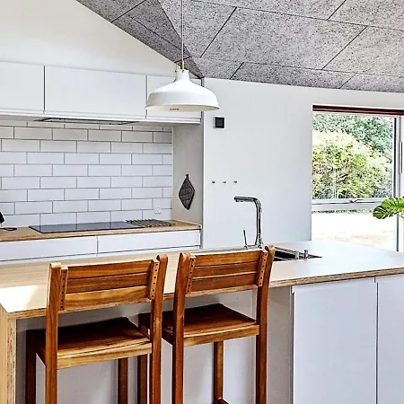 10 Person In * סלאגלסה