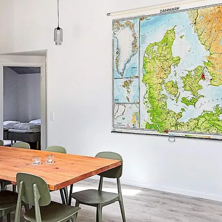 10 Person In סלאגלסה