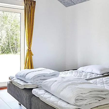 בית נופש 10 Person In